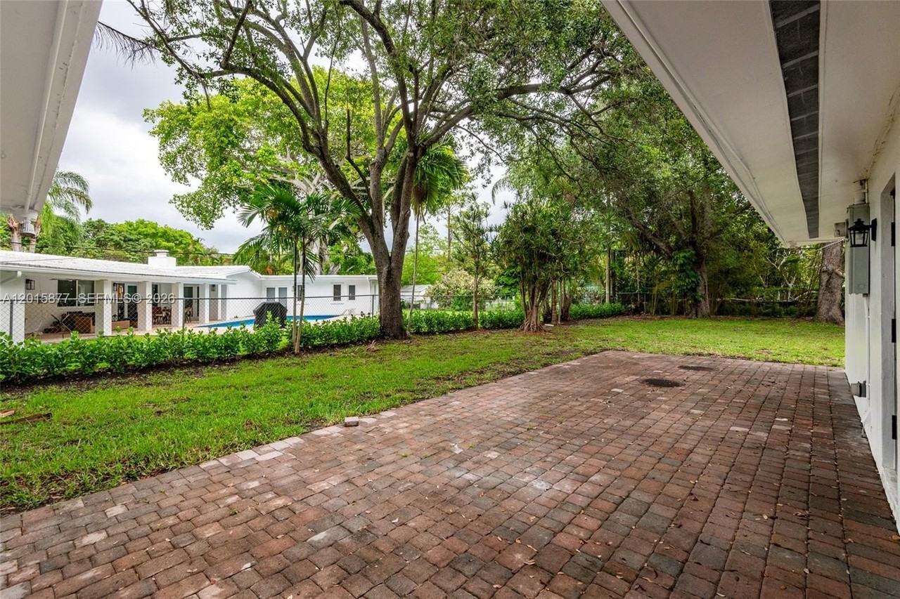 12725 Sw 80th Ave - Photo 3 of 34