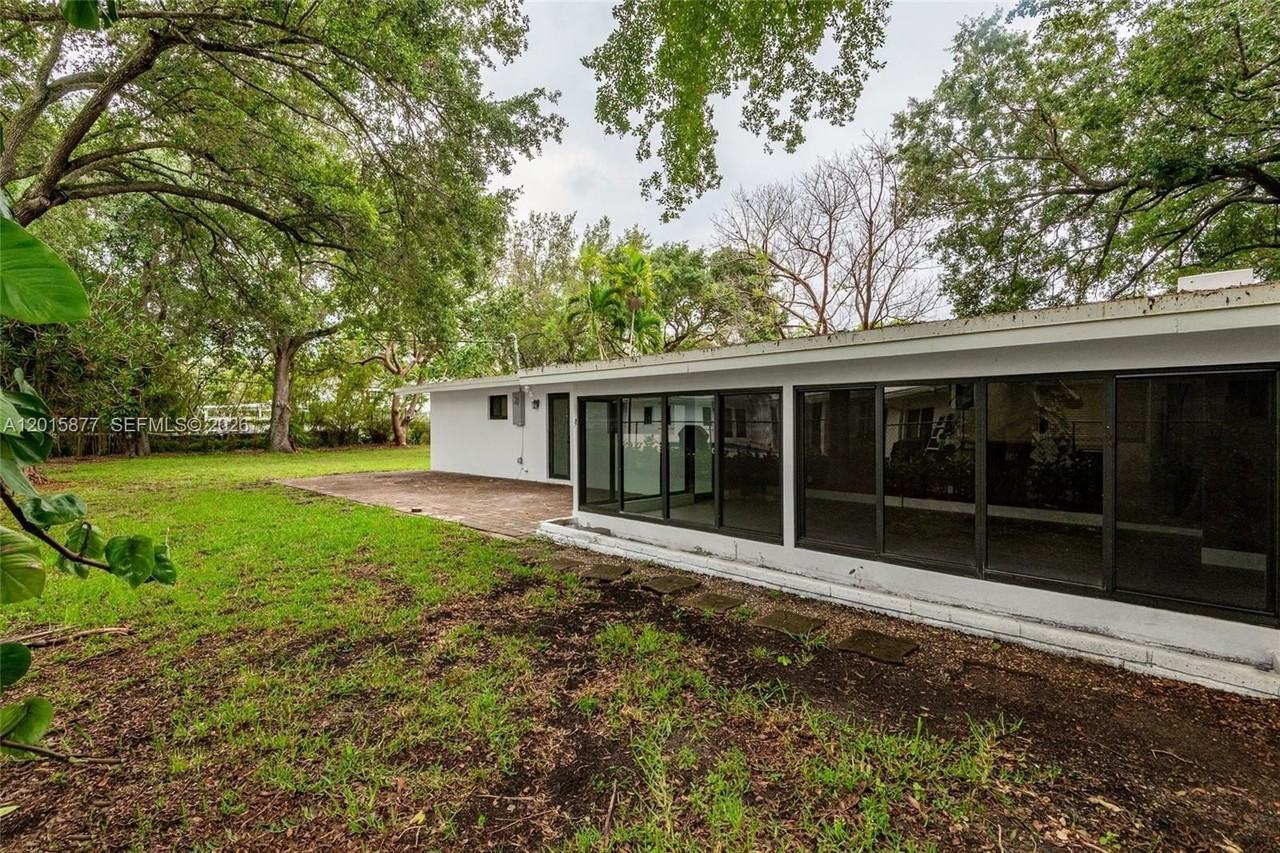 12725 Sw 80th Ave - Photo 4 of 34