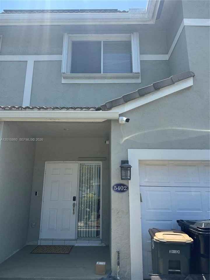 5402 Pointe Villa Dr #B - Photo 2 of 35