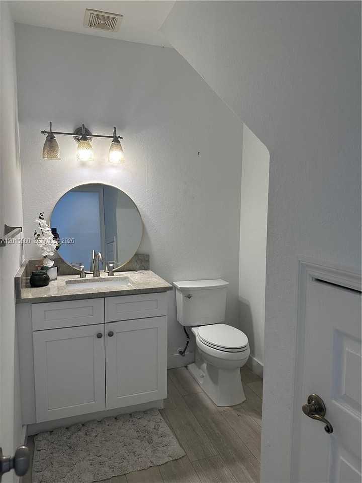 5402 Pointe Villa Dr #B - Photo 5 of 35