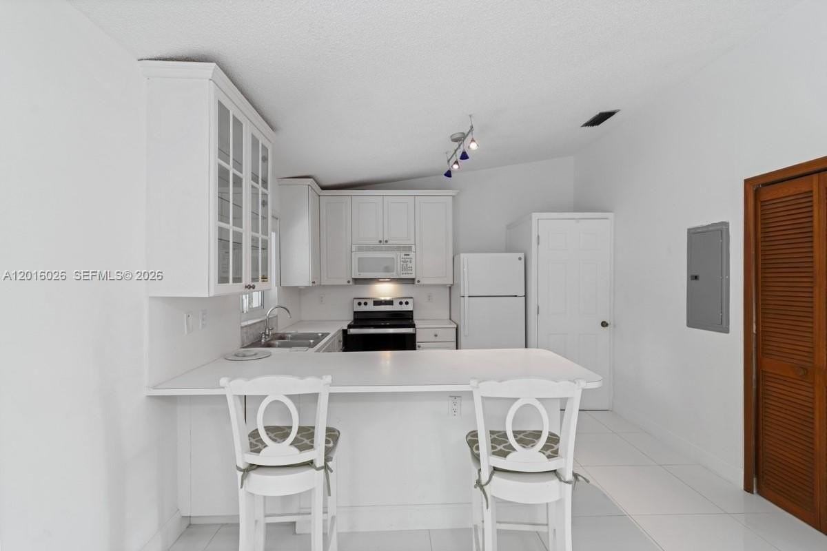 9617 Sw 144th Pl - Photo 6 of 19