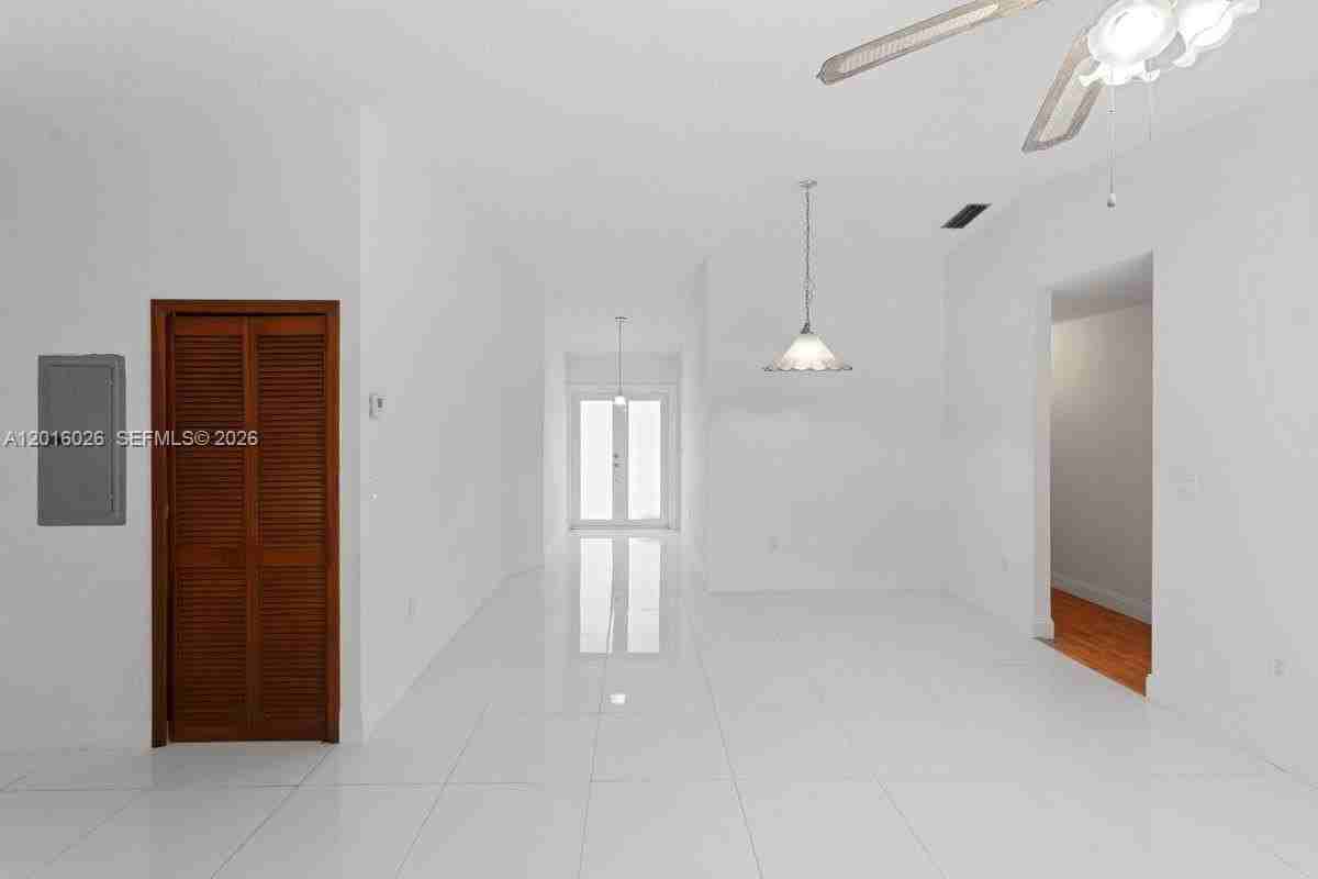9617 Sw 144th Pl - Photo 7 of 19