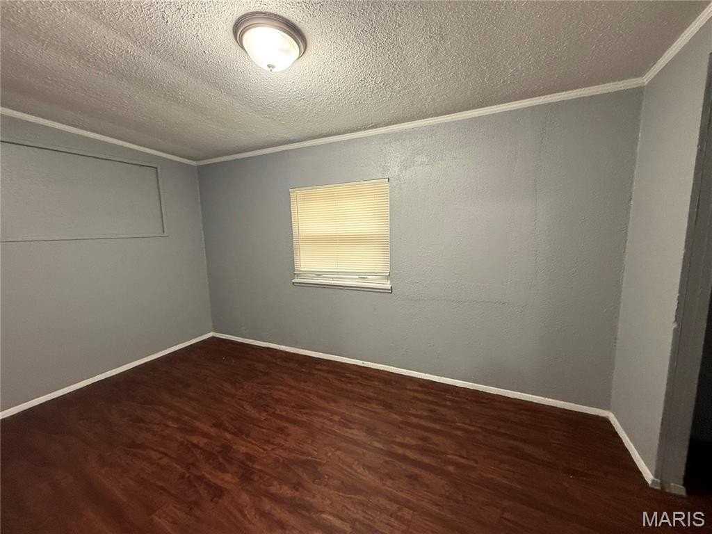 452 Bluff Dr - Photo 5 of 9