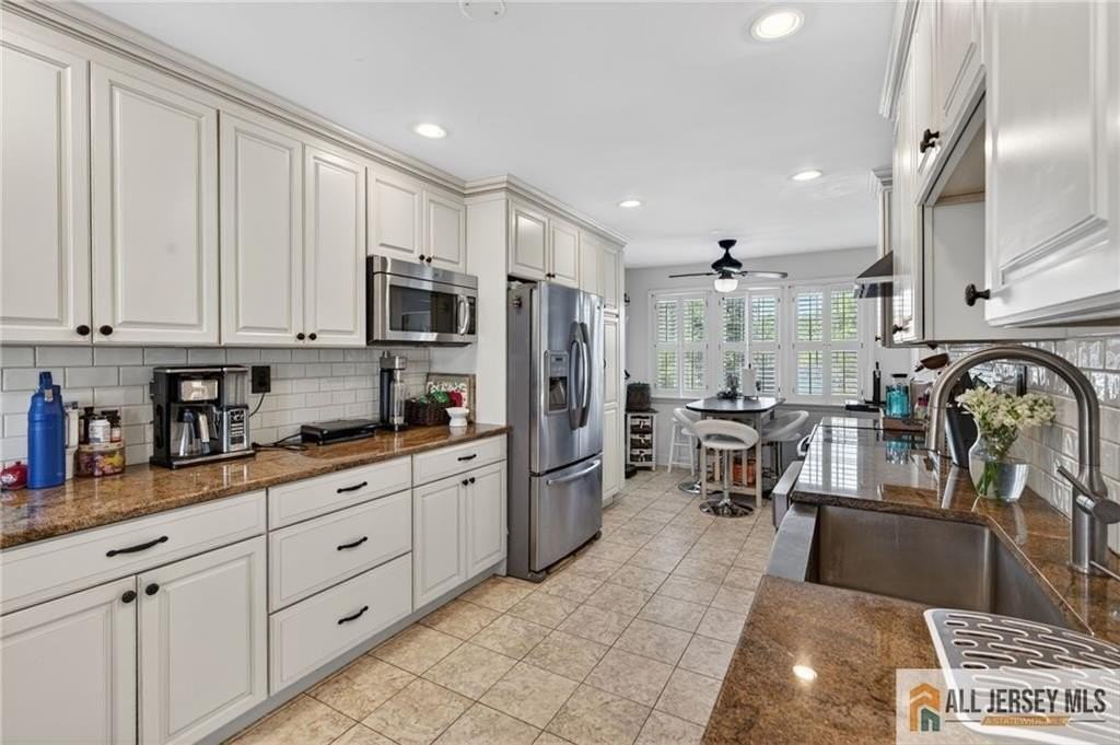 177 Midfield Rd - Photo 5 of 23