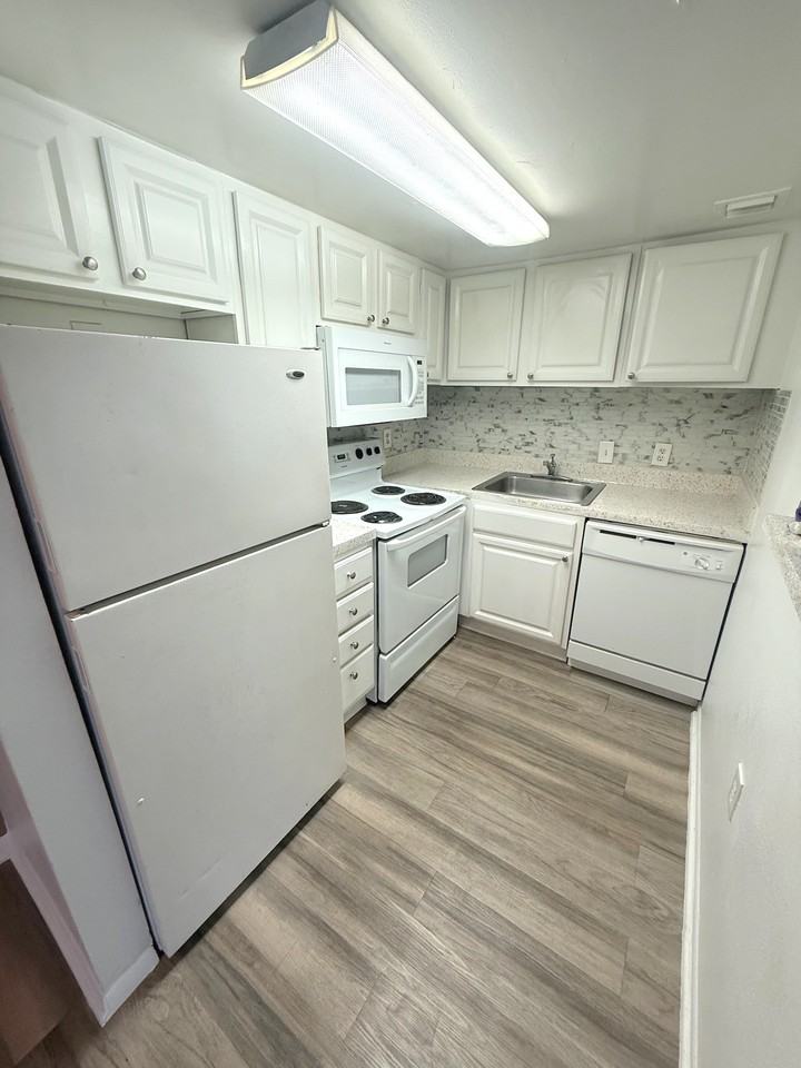 2515 N Alafaya Trl #28 - Photo 2 of 14