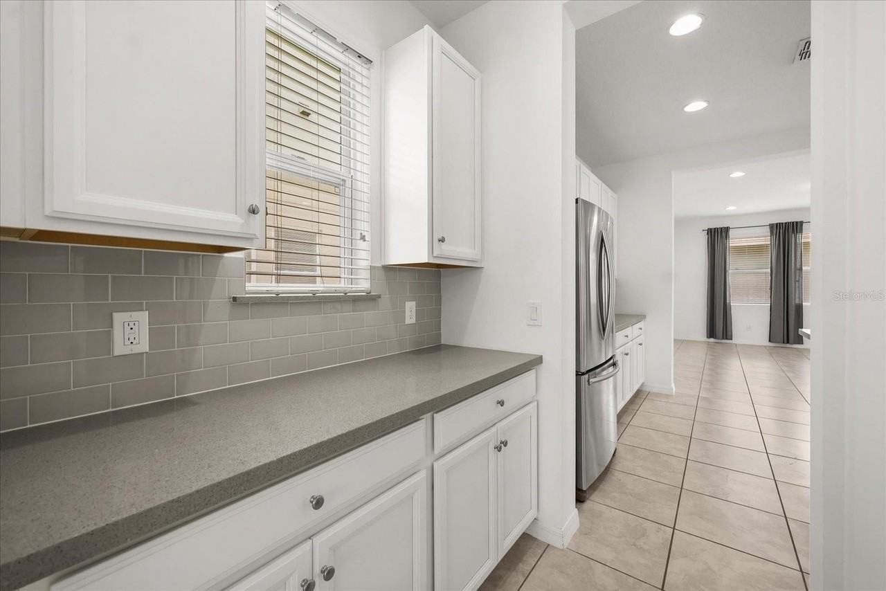 14154 Shocklach Dr - Photo 4 of 36