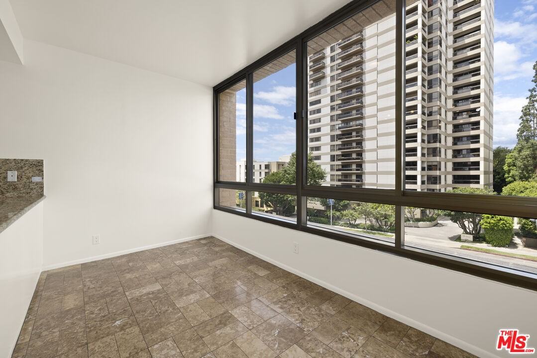 10430 Wilshire Blvd #202 - Photo 5 of 8