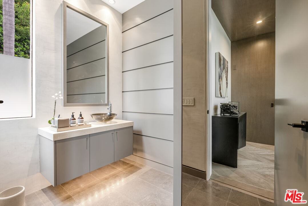 9405 Sierra Mar Pl - Photo 3 of 8