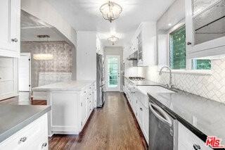 11553 Otsego St - Photo 3 of 8