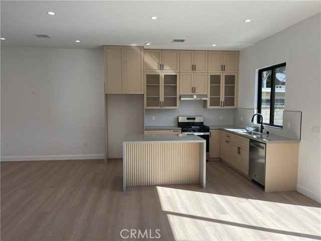 9626 Stonehurst Ave - Photo 3 of 8