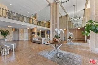809 S Bundy Dr #202
