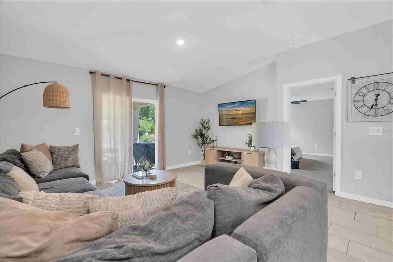 10155 Gentle Rain Dr - Photo 5 of 27