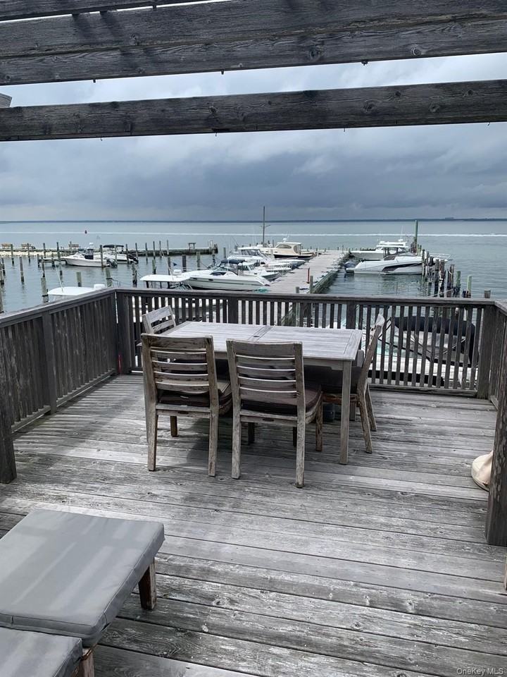 317 Bay Walk - Photo 2 of 13