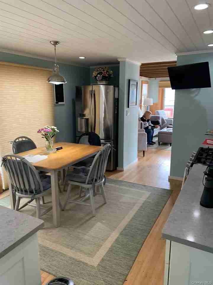 317 Bay Walk - Photo 7 of 13