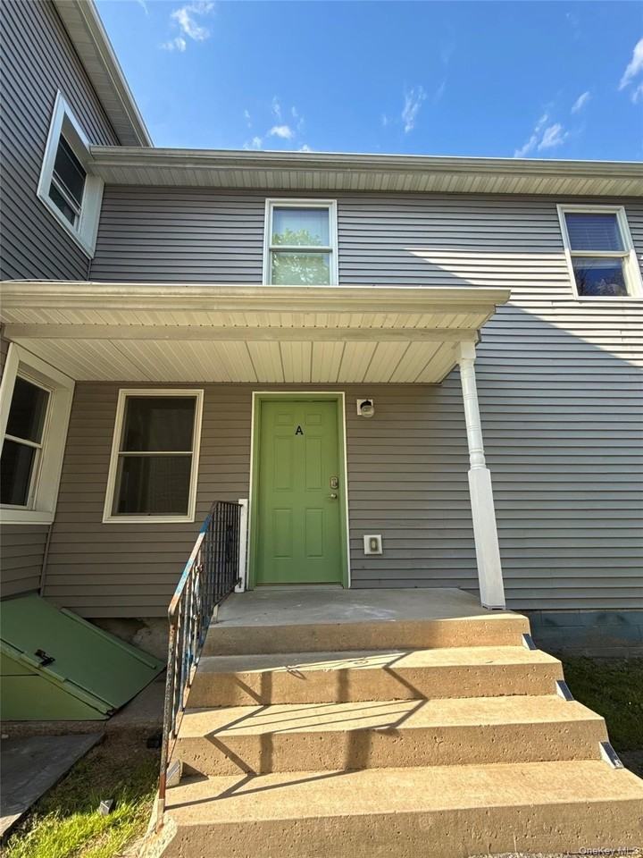 155 N Clinton St #1 - Photo 2 of 15