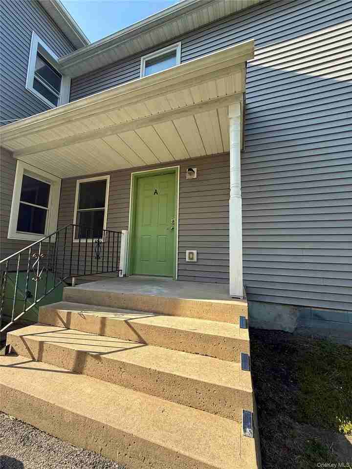 155 N Clinton St #1 - Photo 4 of 15