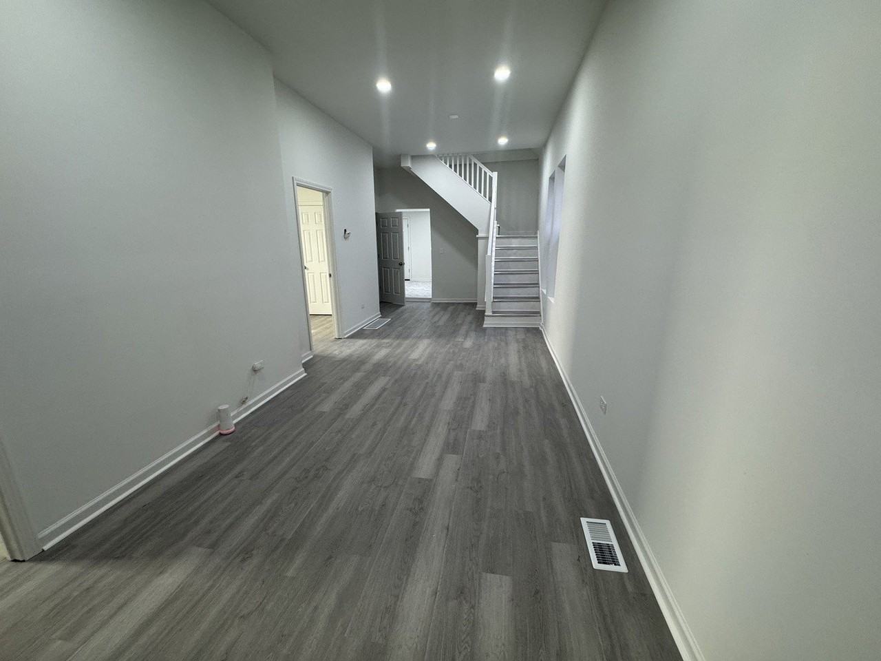 11333 S Edbrooke Ave - Photo 3 of 24