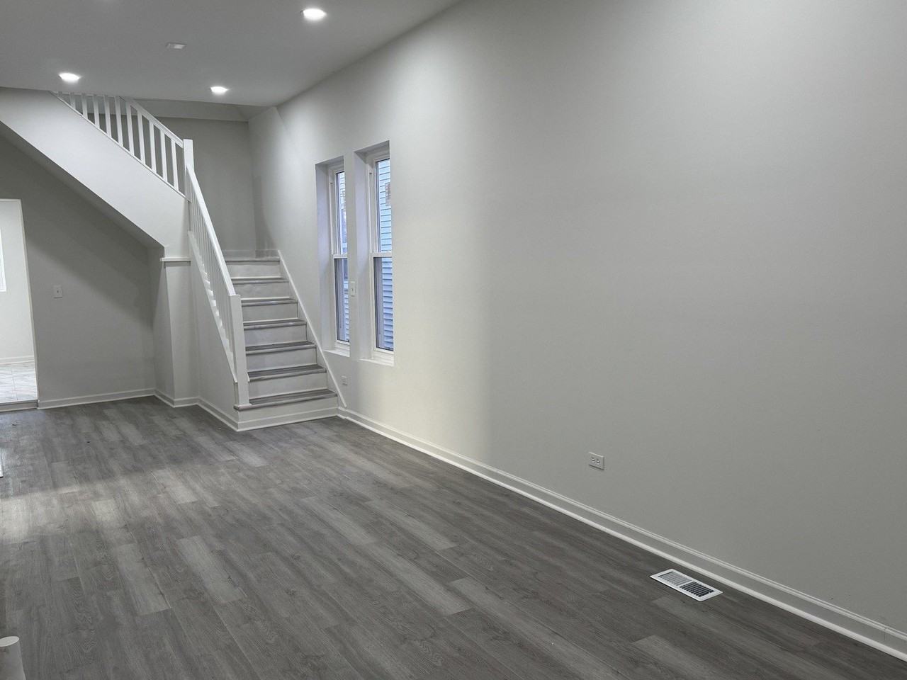 11333 S Edbrooke Ave - Photo 4 of 24
