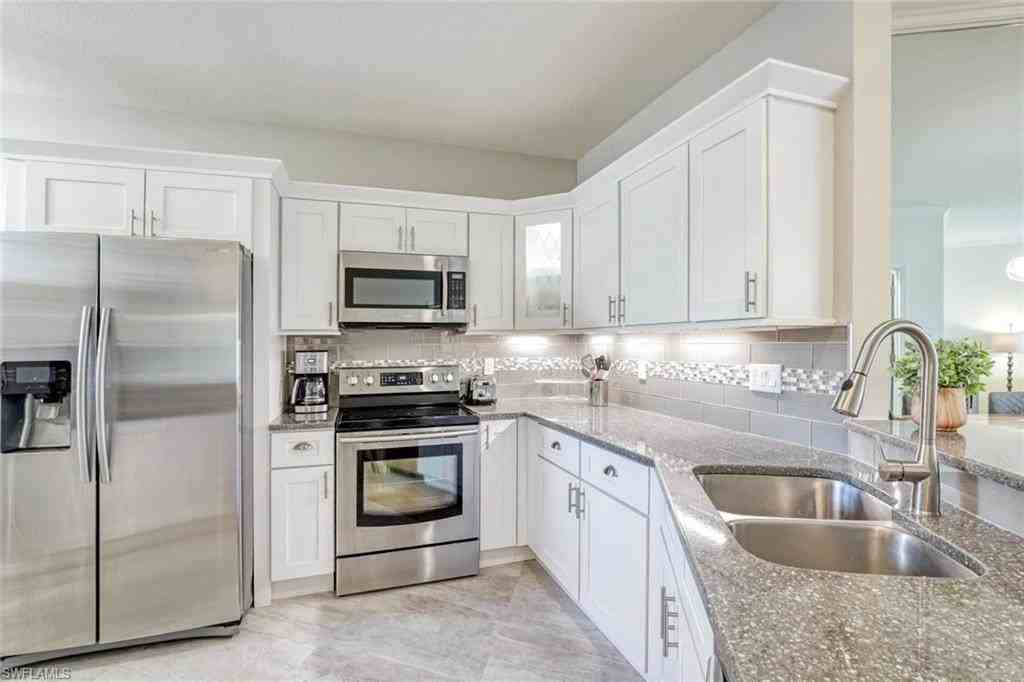 8385 Excalibur Cir #G3 - Photo 6 of 16