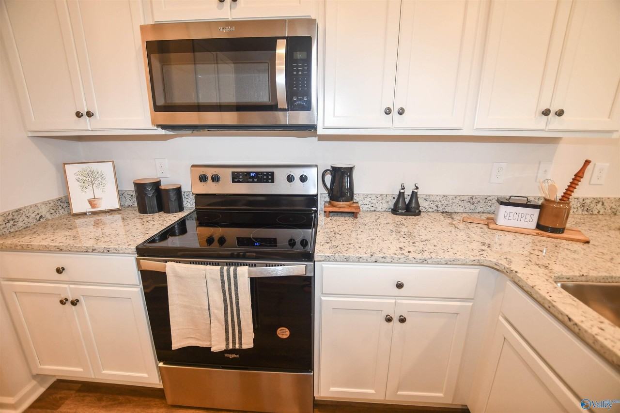 130 Maple Spring Trl - Photo 3 of 24