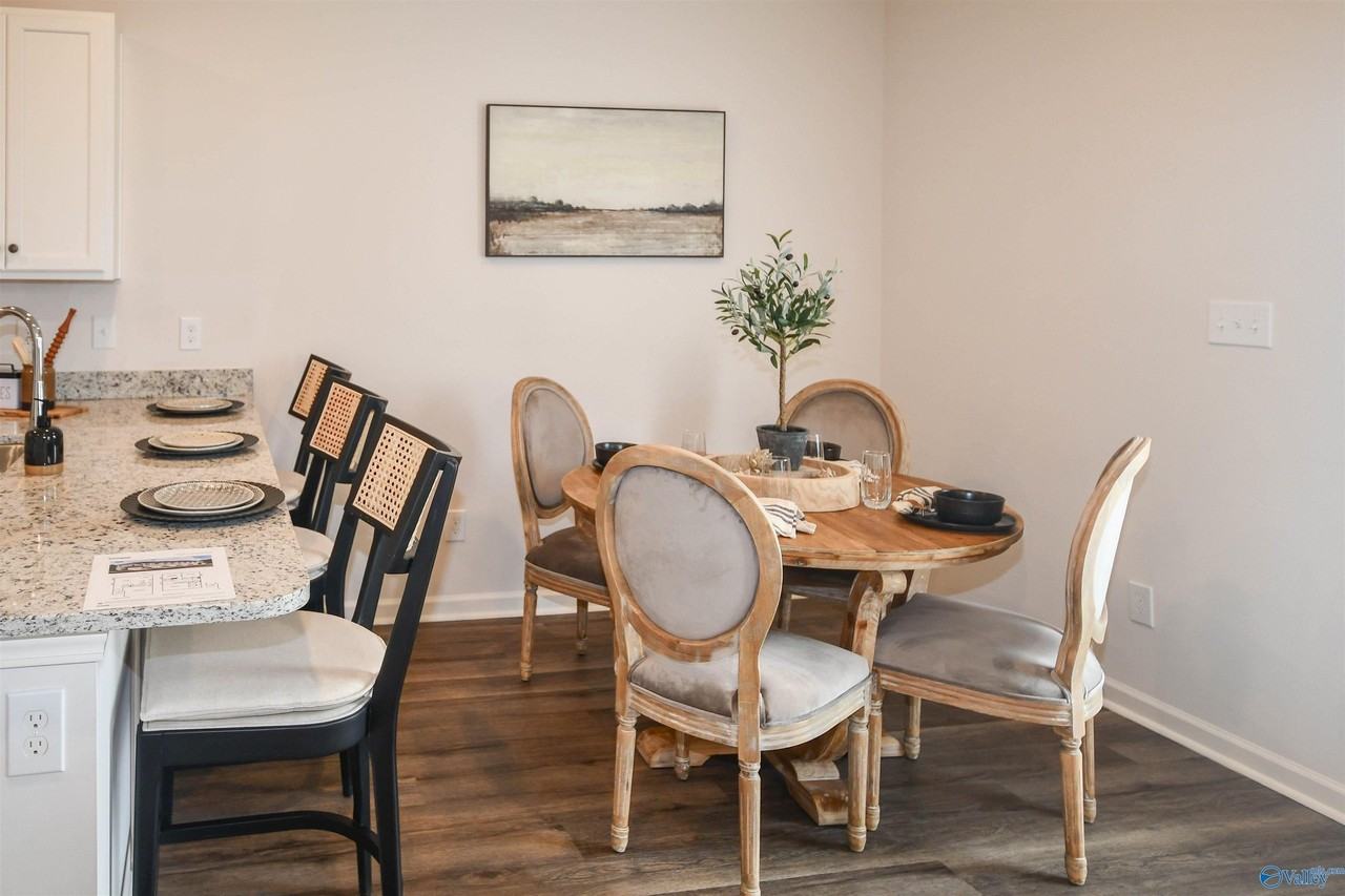 130 Maple Spring Trl - Photo 7 of 24