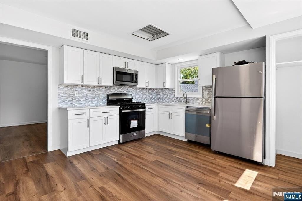 292 Louis St - Photo 2 of 21