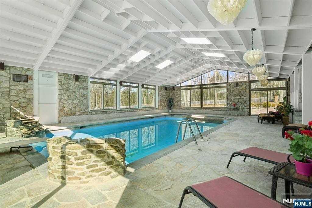 91 Chestnut Ridge Rd - Photo 3 of 50