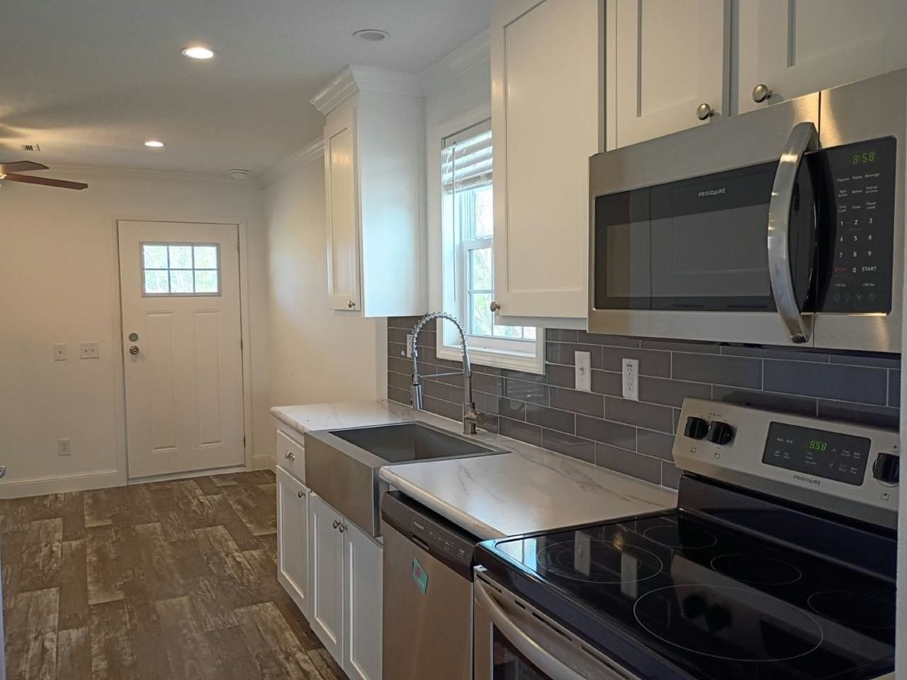 6 Anita Dr #3 - Photo 4 of 11