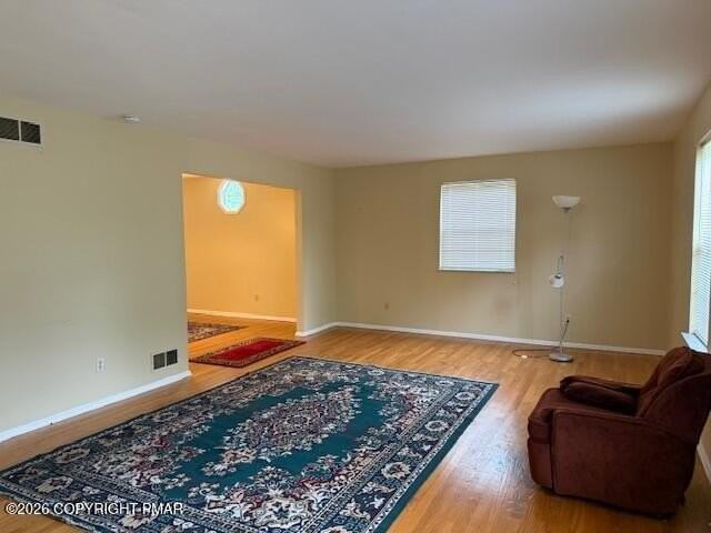 111 Lilac Dr - Photo 3 of 22