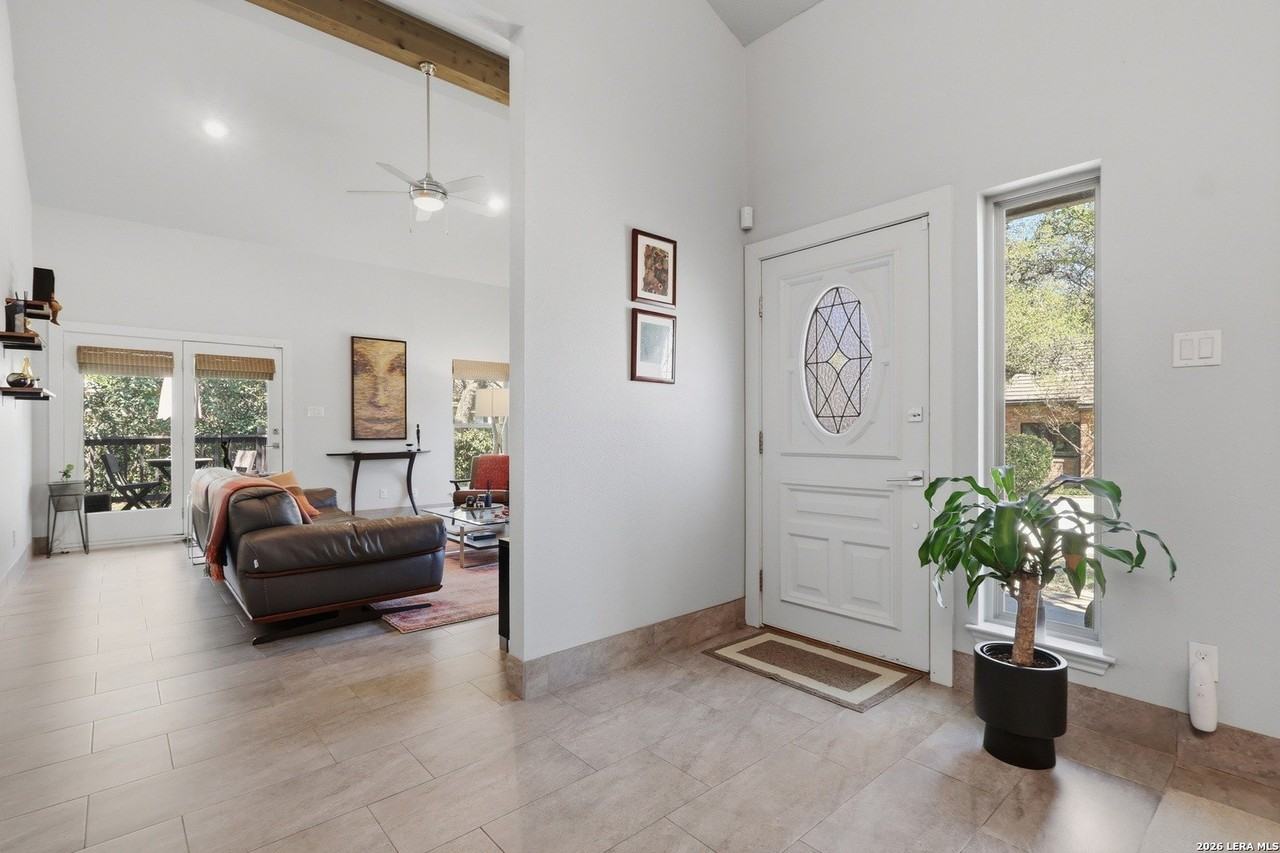 1403 Saint Andrews - Photo 2 of 32