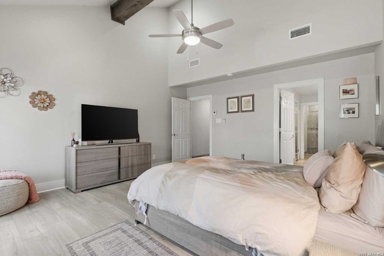 1403 Saint Andrews - Photo 6 of 32