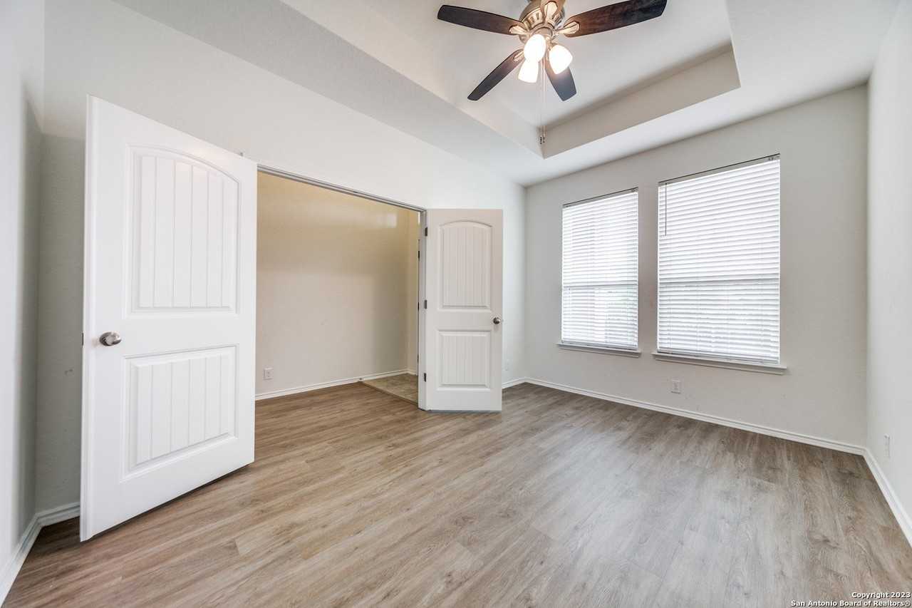 120 Jolie Cir - Photo 5 of 33