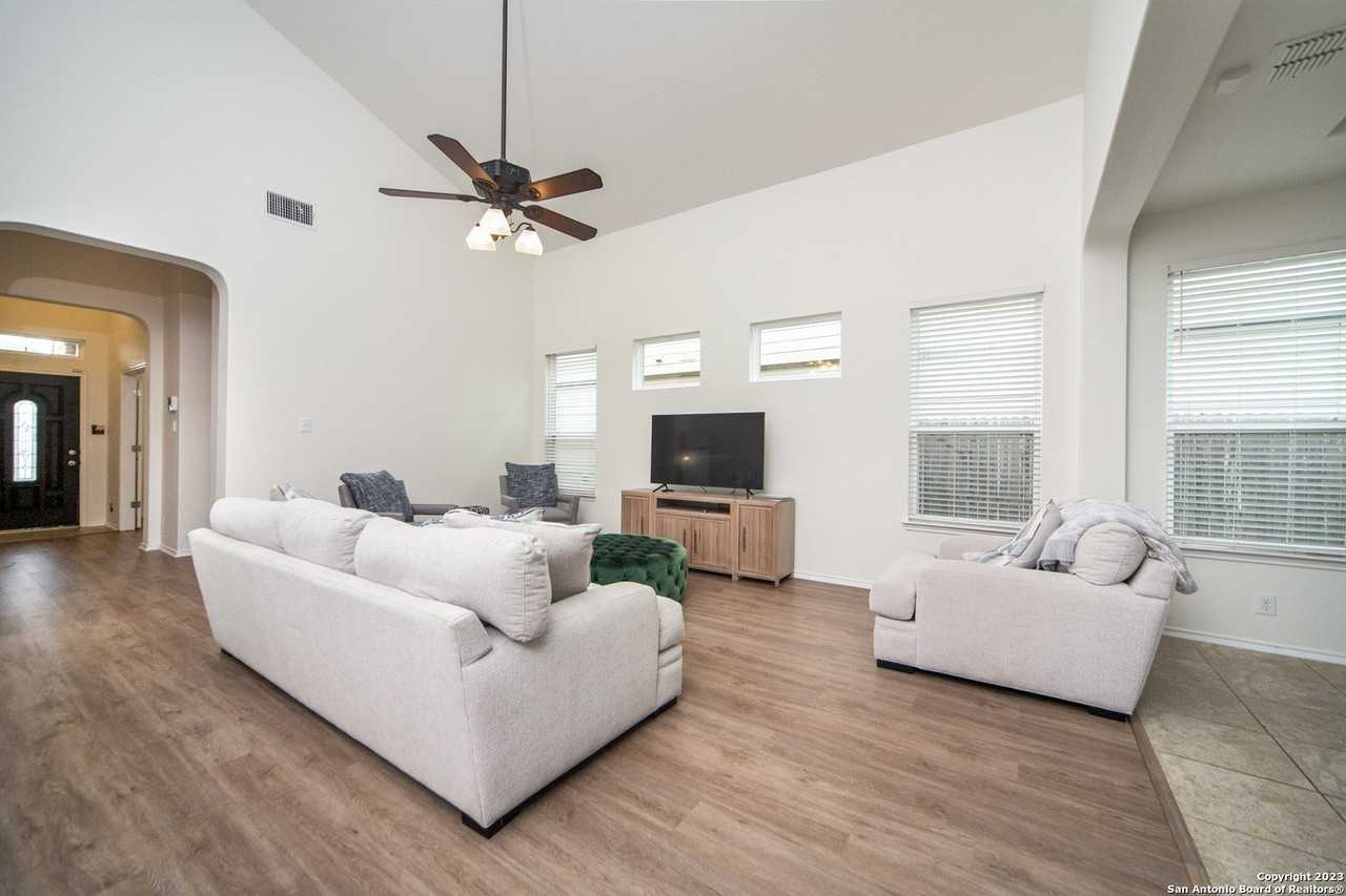 120 Jolie Cir - Photo 6 of 33