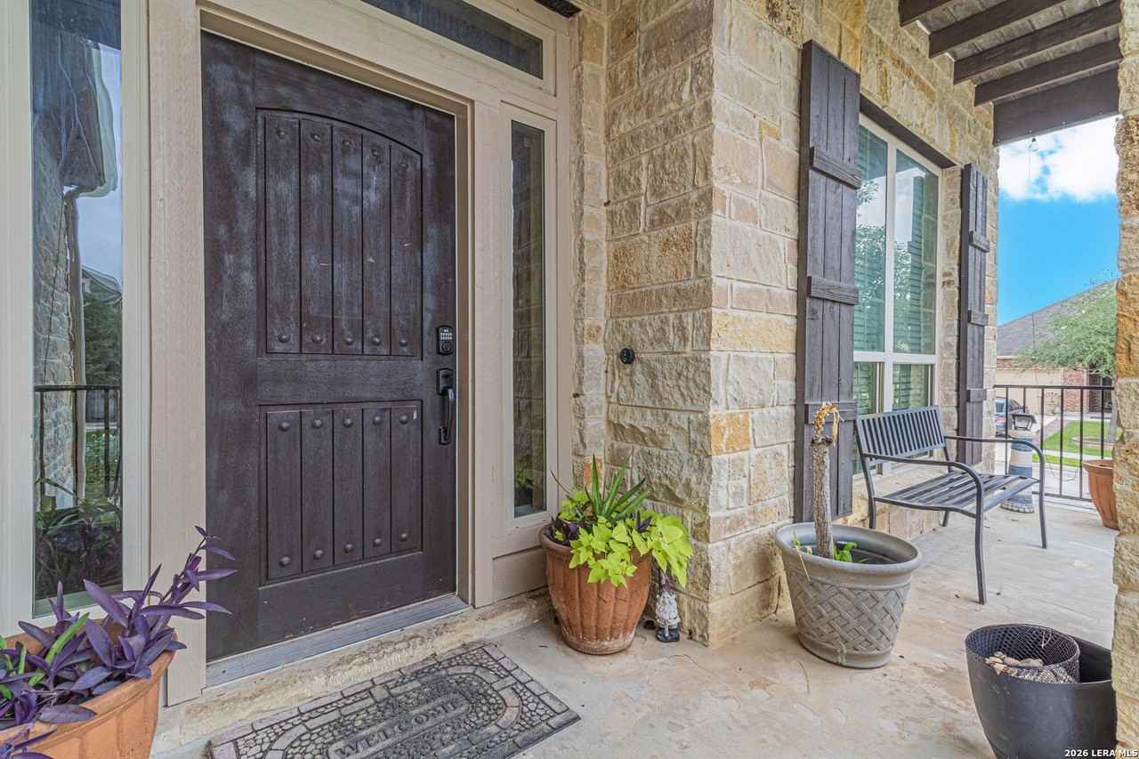 5488 Devonwood St - Photo 4 of 47