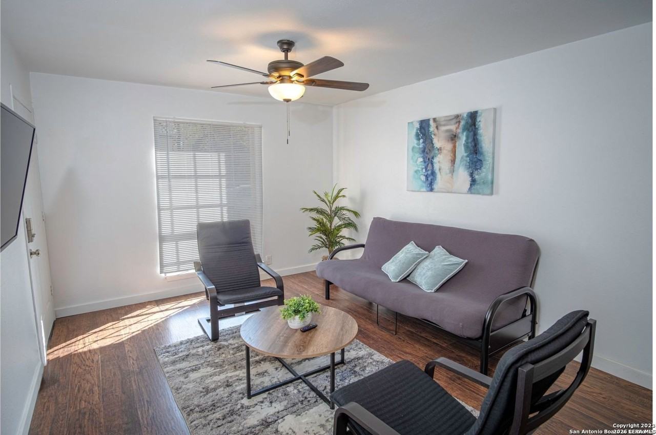 221 E Craig Pl - Photo 2 of 8