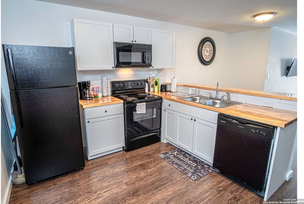 221 E Craig Pl - Photo 5 of 8