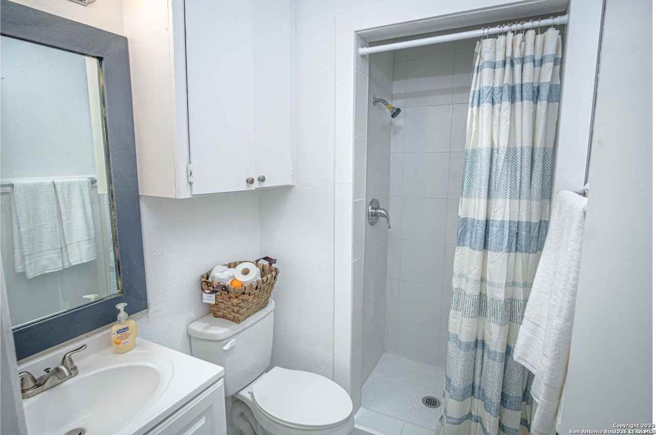 221 E Craig Pl - Photo 6 of 8