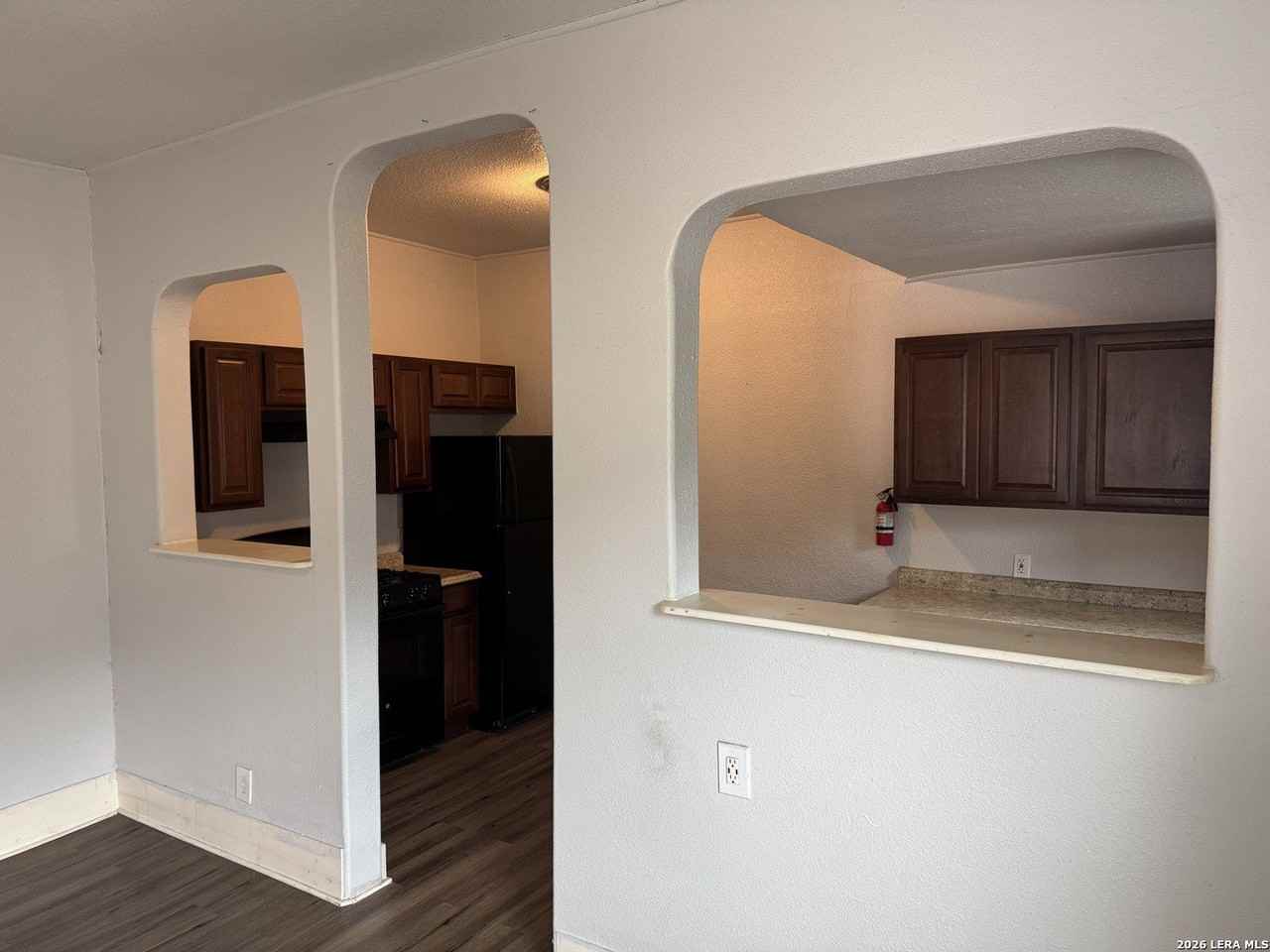 411 Cincinnati Ave - Photo 4 of 17