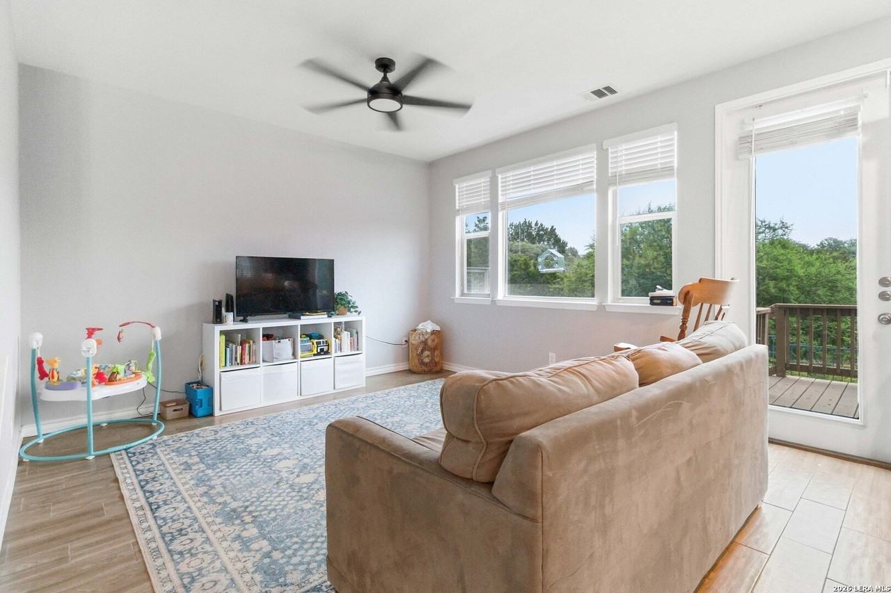 21518 Andrews Gdn - Photo 3 of 21