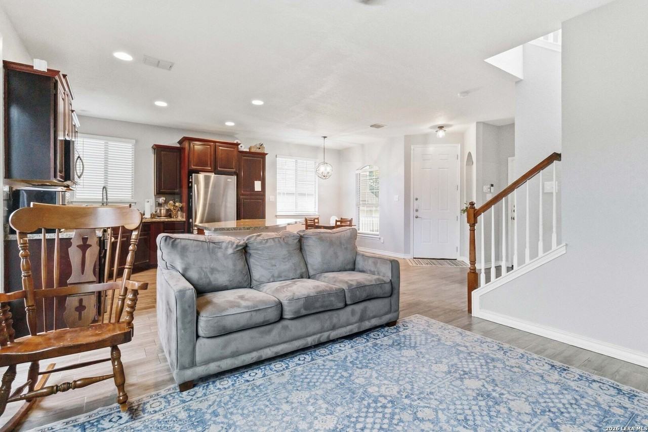 21518 Andrews Gdn - Photo 4 of 21
