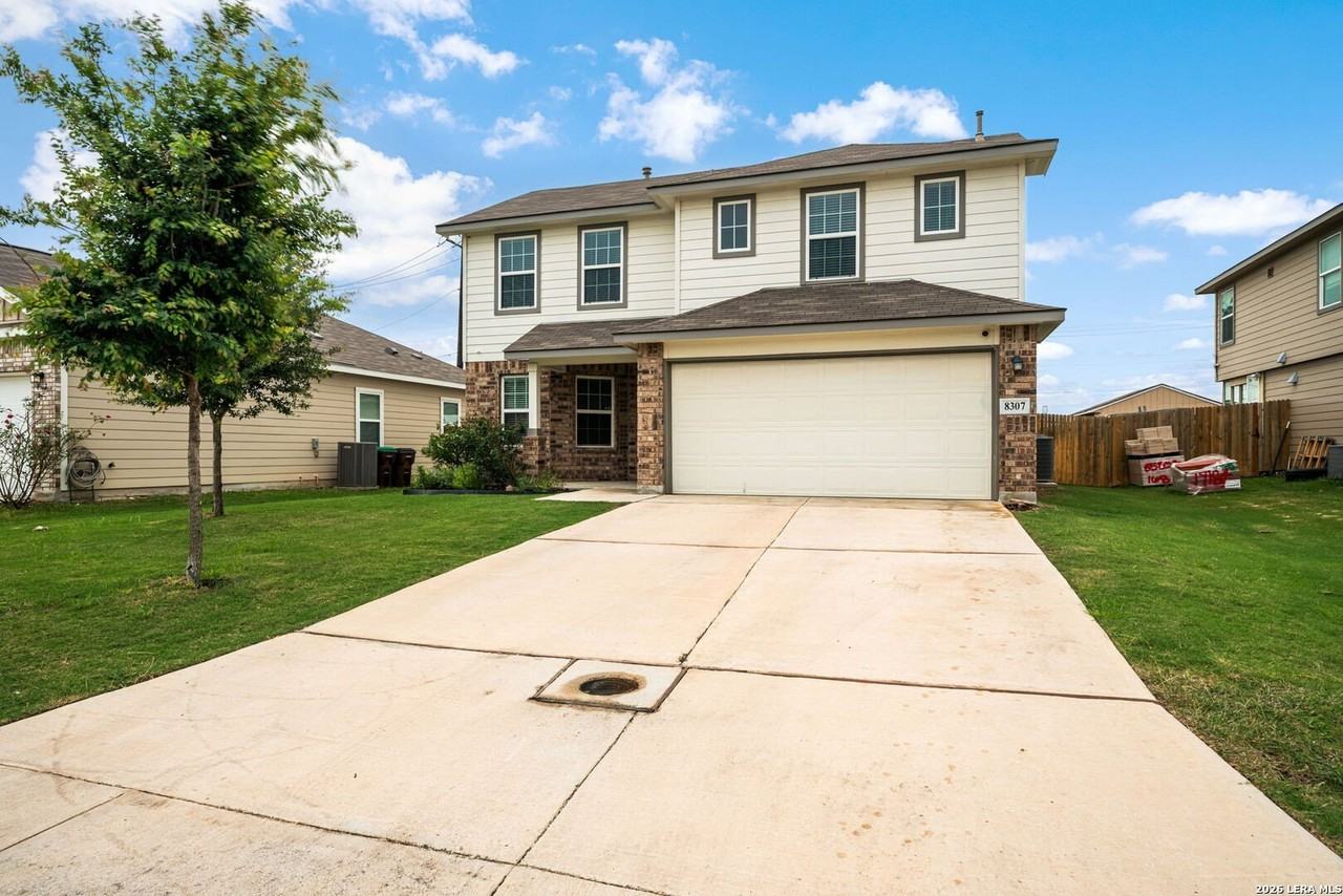 Falcon Meadow Dr - Photo 4 of 40