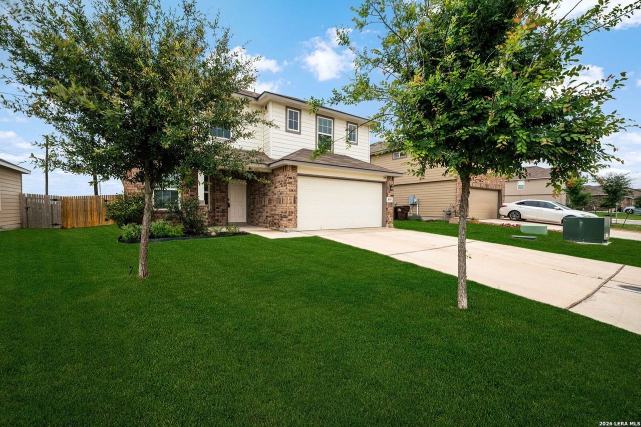 Falcon Meadow Dr - Photo 5 of 40