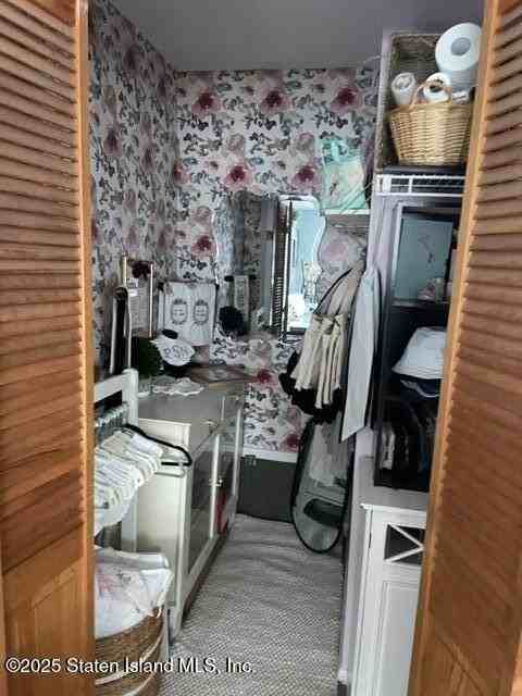 369 Crown Ave - Photo 6 of 14