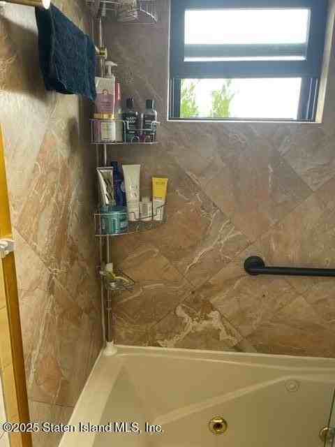 369 Crown Ave - Photo 7 of 14