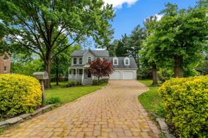 featured image of 10929 Park Rd #1