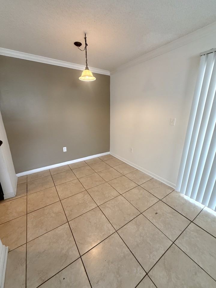 2557 N Alafaya Trl #1 - Photo 5 of 9
