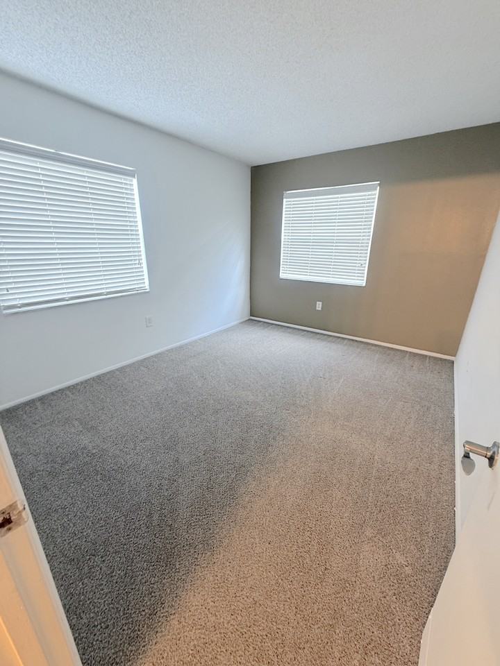 2557 N Alafaya Trl #1 - Photo 7 of 9