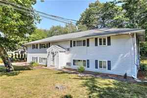 featured image of 991 Main St #2