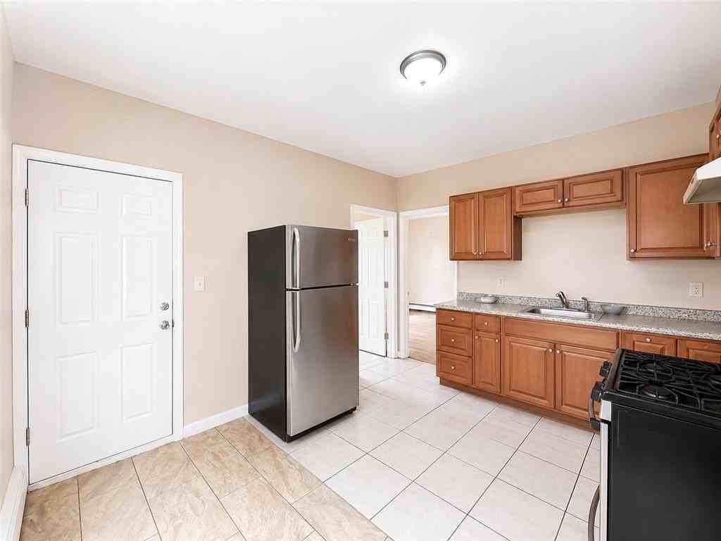 6 Bloomingdale Ave #1 - Photo 3 of 10