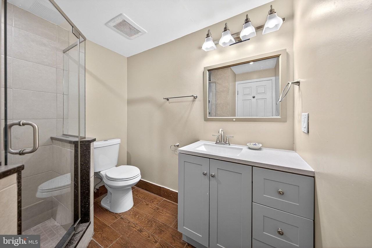 817 6th St Nw #B - Photo 3 of 42